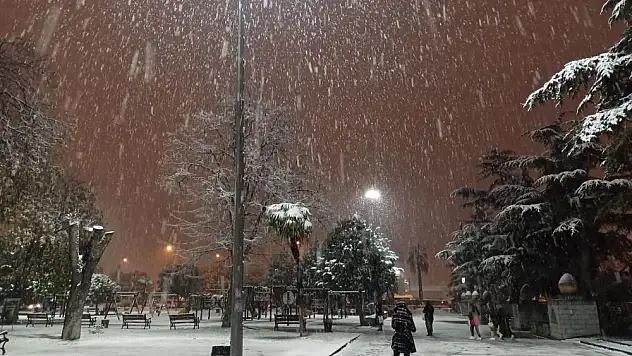 Batı ve Orta Karadeniz, haftaya kar ve fırtınayla başlayacak
