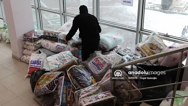 Samsun'dan deprem bölgesine yardımlar sürüyor