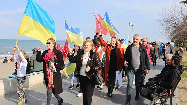 Rusya-Ukrayna savaşının 1. yılında Ukrayna'da hayatını kaybedenler anıldı