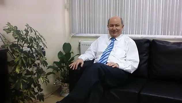 Beyin kanaması geçiren doktor hayatını kaybetti 