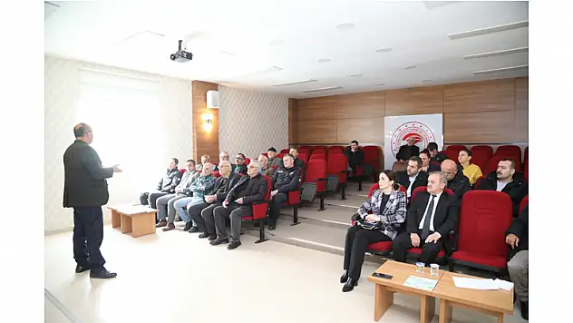 Arı yetiştiricilerine arı katili 'varroa' ile mücadele anlatıldı