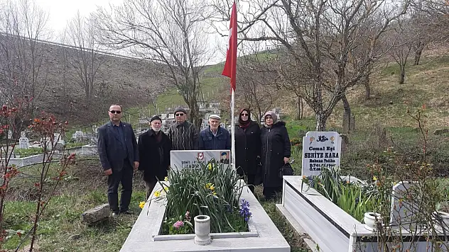 Şehit onbaşı kabri başında anıldı