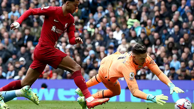 Manchester City, Liverpool'u geriden gelip 4-1 mağlup etti