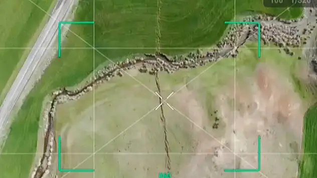 Depremde oluşan 400 kilometrelik yüzey kırığı kesintisiz görüntülendi