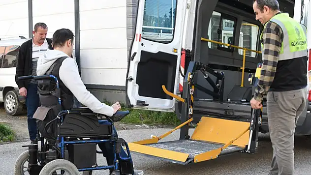 Büyükşehirden 'Ücretsiz Asansörlü Araç' hizmeti