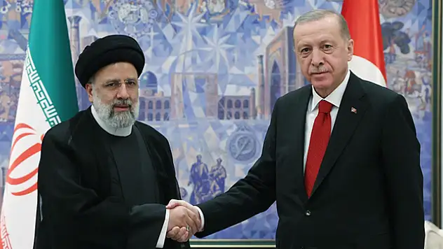 Cumhurbaşkanı Erdoğan, İran Cumhurbaşkanı Reisi ile telefonda görüştü