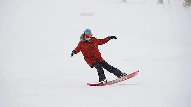 Erciyes'te kayak sezonu devam ediyor