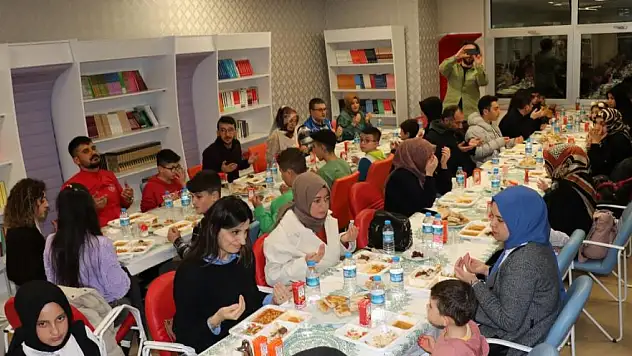 Depremzede ve huzurevi sakinlerine iftar
