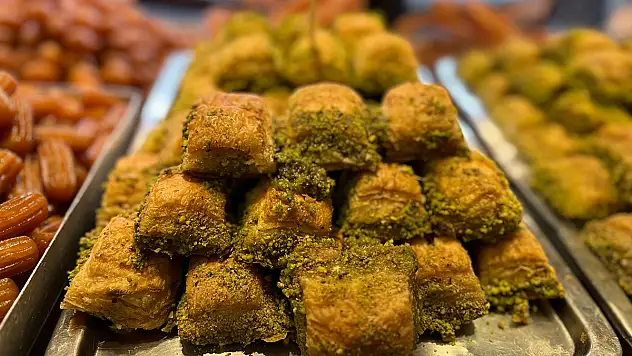 Bayram tatlıları tezgahta üreticilerden kritik uyarılar