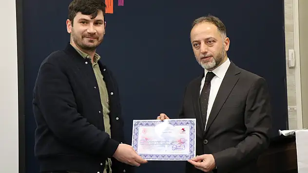 Depremzedelere ücretsiz konaklama sağlayan 60 işletmeye ödül