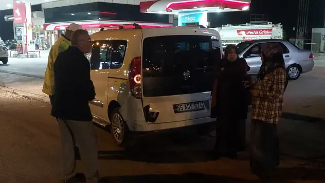 Samsun'da hafif ticari araçla çarpışan motosikletteki 2 kişi yaralandı