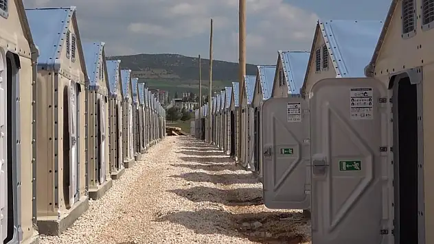 Pazarcık'ta yaşam alanları çoğalıyor: Jandarma ekipleri depremzedeler için çadır kuruyor