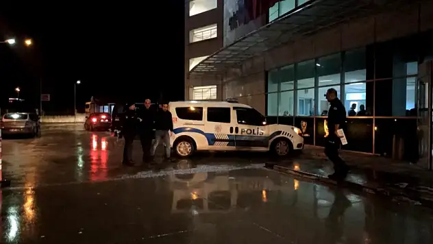 Silahını temizlerken yanlışlıkla annesini vurdu