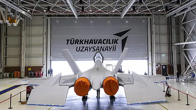 İlk uçuşa ilerleyen Milli Muharip Uçak sürprize hazırlanıyor