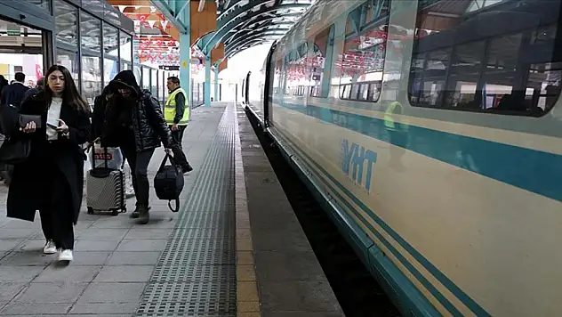 Ankara-Sivas Hızlı Tren Hattı'ndaki ücretsiz biletler tükendi