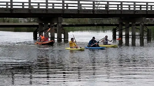 Kuş Cenneti kanolarla şenlendi