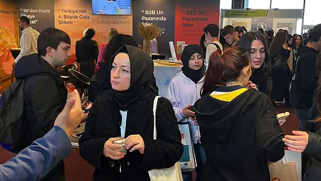 İşveren ve gençler bir arada