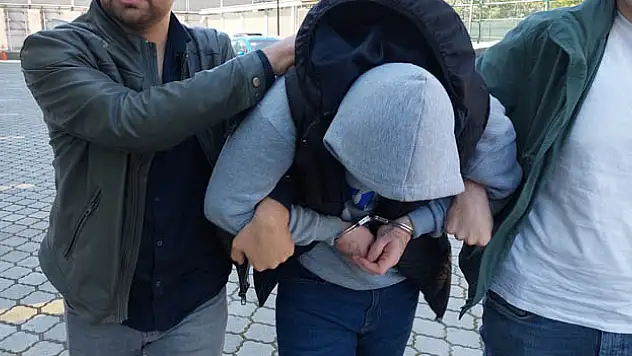 Tartıştığı kız arkadaşını silahla yaralayan şahıs tutuklandı