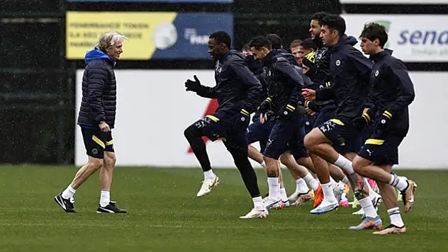 Fenerbahçe Süper Lig'in 33. haftasında deplasmanda Giresunspor ile karşılaşacak