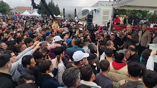 Bakan Akar: 'Terör belasından aziz milletimizi kurtaracağız'