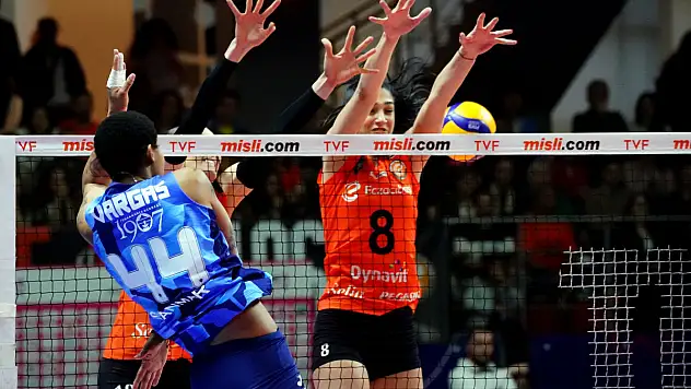 Fenerbahçe Opet, final serisinde 2-0 öne geçti