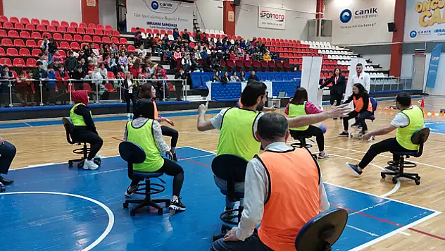 Samsun'un Canik ilçesinde Engelliler Haftası dolayısıyla farkındalık oluşturmak için etkinlik düzenlendi.