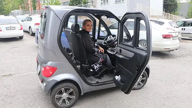 Samsun sokaklarında dikkat çeken araç