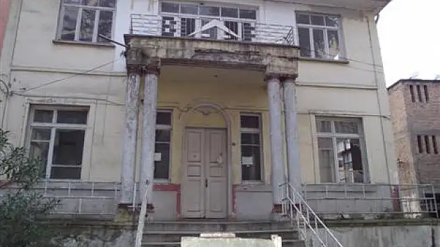 Tarihi Sağlık Ocağı resmi prosedürü bekliyor