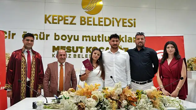 Aile yılı kapsamında destek alan gençlerin nikahları kıyıldı