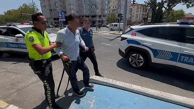 Alkollü araç kullanan doktor 2 kişiye çarptı