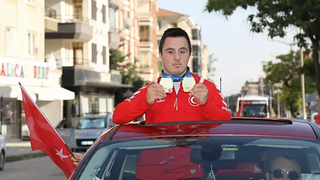 Altın madalya kazanan milli judocu için karşılama töreni