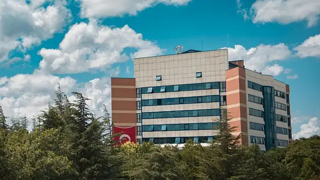 Anadolu Üniversitesi'nde Yapısal Değişim: İki Fakülte Tek Çatı Altında
