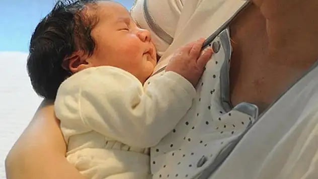 Anne Sütünün Mucizesi: Hem Bebeğe Hem Anneye Şifa