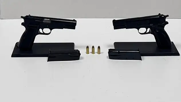 Aracın yedek lastiğine gizlenen silah ele geçirildi