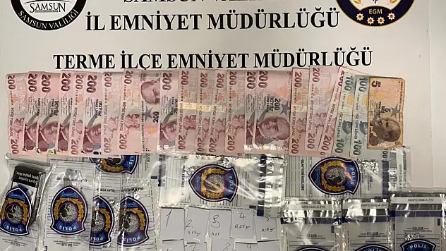 Araçta uyuşturucu çıktı: 3 gözaltı