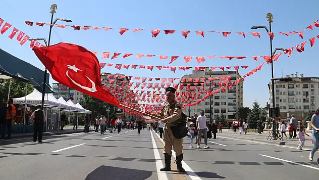 Asker kıyafetleriyle tarihe yolculuk