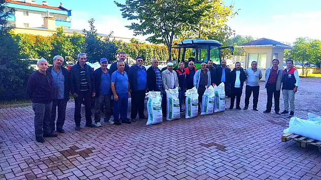 Atakum'da üreticilere 23 tonluk tohum desteği