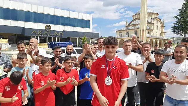 Avrupa şampiyonu memleketinde böyle karşılandı