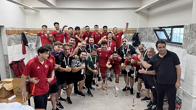 Ay-Yıldızlılar'dan Şampiyonaya görkemli başlangıç