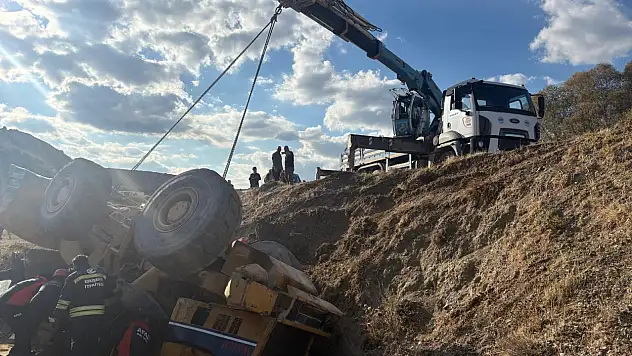 Maden Ocağında iş makinesi devrildi: Operatör AFAD ekipleri tarafından kurtarıldı