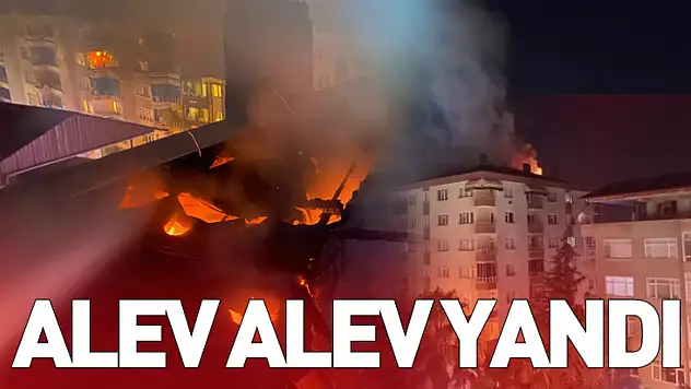 Bafra'da 7 katlı binanın çatısı alev aldı