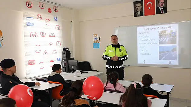 Bafra'da miniklere güvenli trafik eğitimi