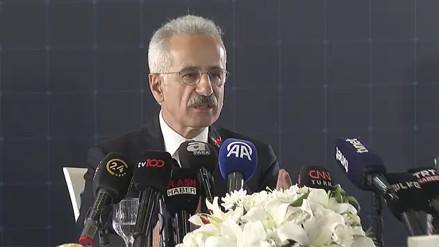 Bakan Uraloğlu: 5G'de ilk sinyali 2026 yılı içerisinde alırız