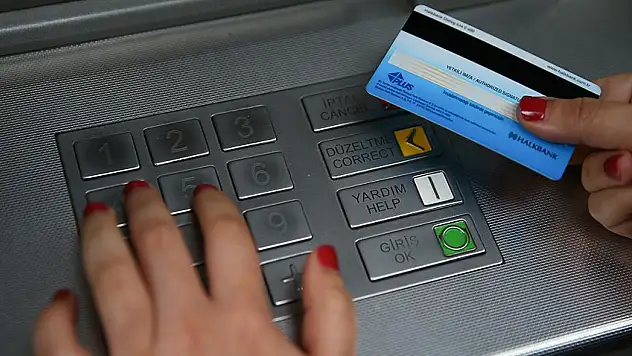 Banka ATM'lerinde bu tuşa basmadan para çekmeyin!