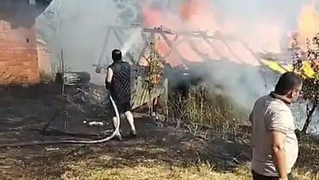 Bartın'da samanlıkta çıkan yangın kısas sürede söndürüldü