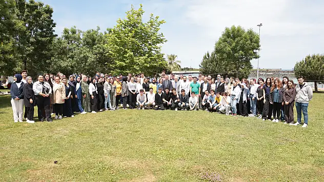 Başkan İhsan Kurnaz'dan Öğretmenlere Teşekkür, Öğrencilere Başarı Mesajı