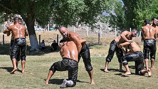 Başpehlivan Orhan Okulu'nun hedefi altın kemer