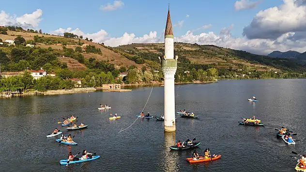 Batık Minare çevresi su sporları tutkunlarını ağırlıyor