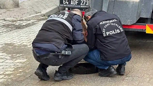 Belediye Ekipleri Tıkanıklığı Açarken Dehşete Düştü