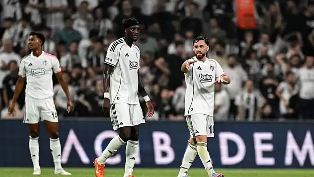 Beşiktaş'a yeni yıldızından kötü haber!
